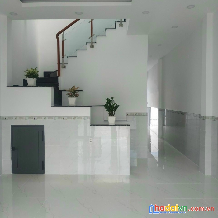 Chỉ còn duy nhất 01 căn đối diện ubnd long trạch nhà mới xây- công chứng ngay