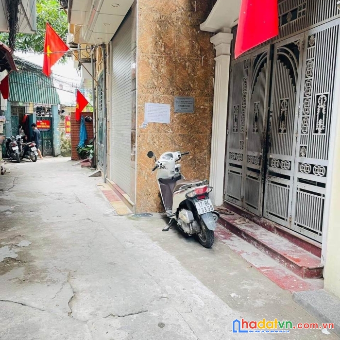 Bán nhà ngọc lâm - lô góc - dt 40m - thoáng sáng - ô tô- chỉ 3,9 tỷ
