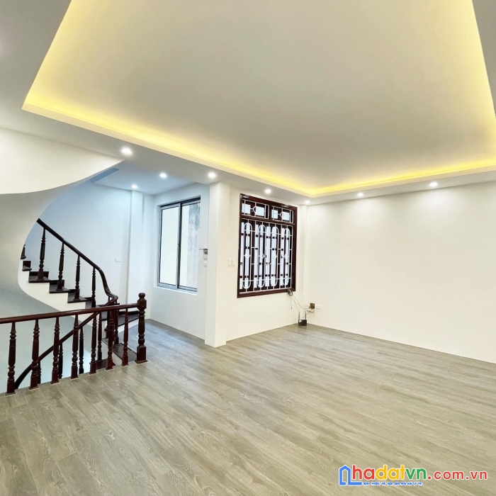 Siêu phẩm nguyễn chí thanh đống đa 35m2 4mt