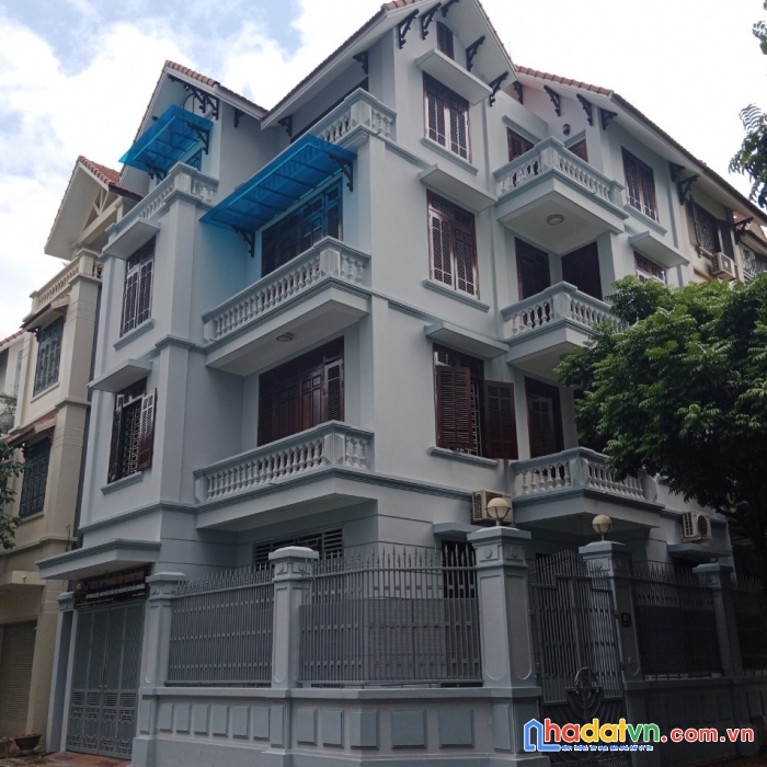 Hiếm: lô góc, vỉa hè, ô tô tải tránh, quận đống đa. dt: 115m2, mt: 8m, giá: 25 tỷ