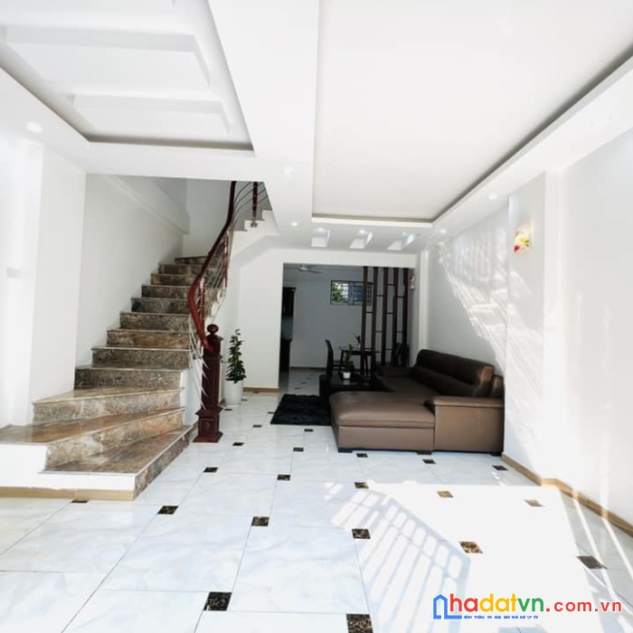 Bán nhà hoa hậu nhân hoà - mới koong - ở luôn, ô tô 50 mét, nhiều tiện ích, 42m, nhỉnh 2 tỷ
