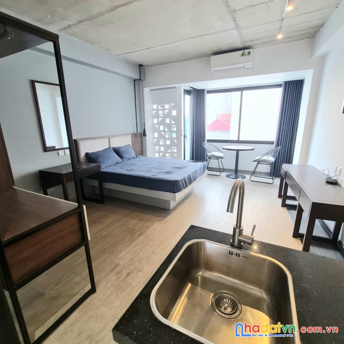 Căn góc, bích câu 48 m x 5 tầng. mt4,5m giá 5,6 tỷ.