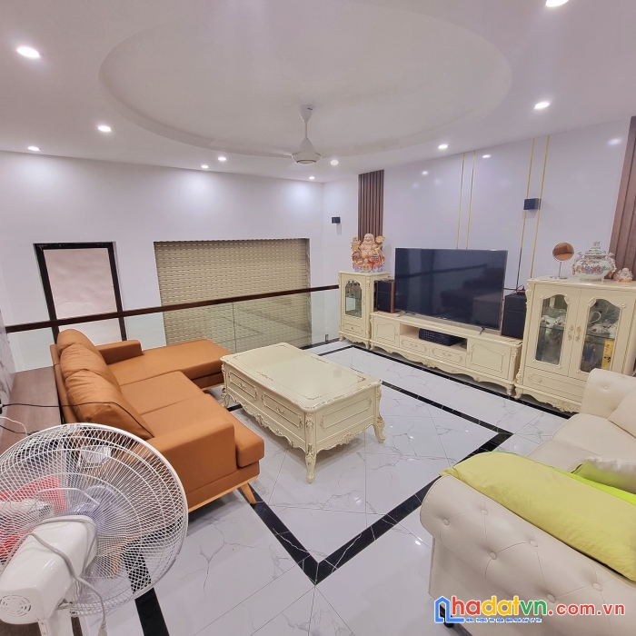Bán gấp nhà phố nhân hòa, nhỉnh 4 tỷ: ngõ ba gác, sát chợ, an ninh đỉnh