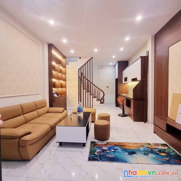 Bán gấp nhà đội cấn ba đình 40 m2 5t 4mmt mới gần phố oto nhỉnh 4 tỷ lh 0799198898
