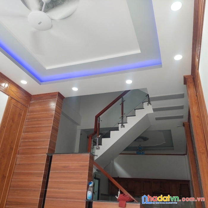 Bán nhà 1t2l p.hóa an gần vòng xoay cầu hang shr thổ cư đường ô tô