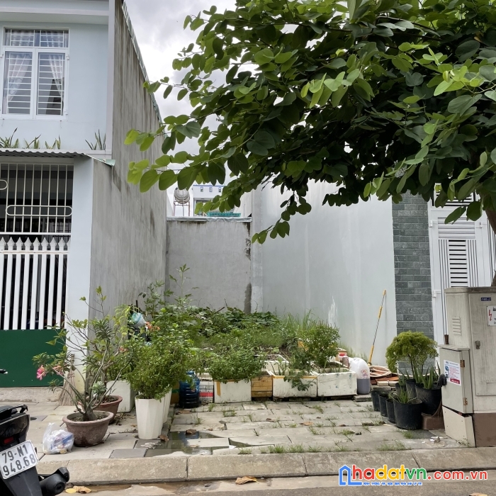 Bán gấp lô đất tái định cư phước long ngay đường f (cũ) rộng 12m, xây dựng tự do, sổ hồng trao tay.