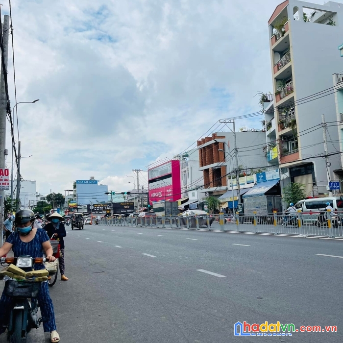Siêu phẩm cho vợ chồng trẻ - nguyễn xí – gần 50m2 – hẻm thẳng 1 trục nhìn ra mặt tiền – chỉ 5.5 tỷ