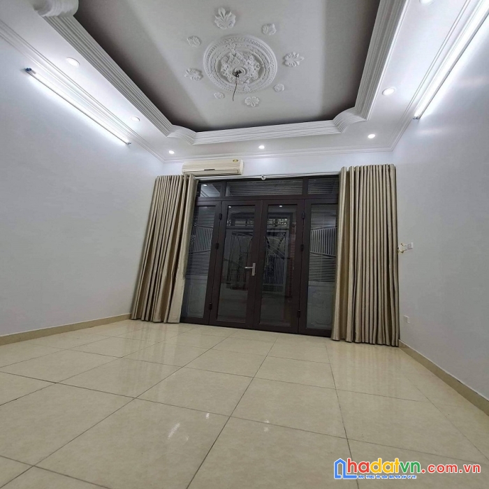 Cực hiếm phố hoàng sâm - cầu giấy  diện tích 22m2 ( thữ tế xây dựng 25m ) xây 5 tầng, mt 3.3m giá 