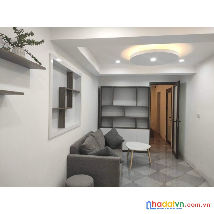 Nhà đẹp phố tam khương, quận đống đa, sát đại học y, 10m ra ô tô,  dt 40m, giá 1.55 tỷ