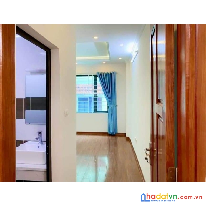 Chủ nhà chuyển nhà mới cần bán nhà ngõ 77 phố bùi xương trạch, khương đình 3 mặt thoáng, kinh