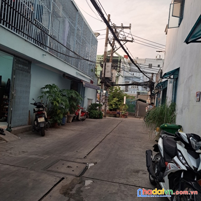 Bán nhà 1 trệt 1 lầu kiên cố btct đường chiến lược, p. bình trị đông a, quận bình tân.