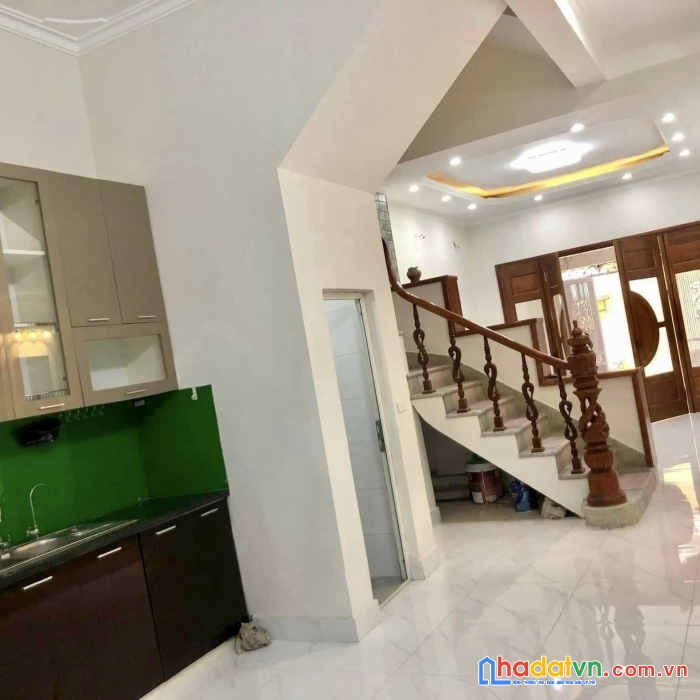 Bán nhà nguyễn văn cừ, long biên 56m2 x 3t - 4.25 tỷ sổ phân lô, hộ khẩu vip gia thụy