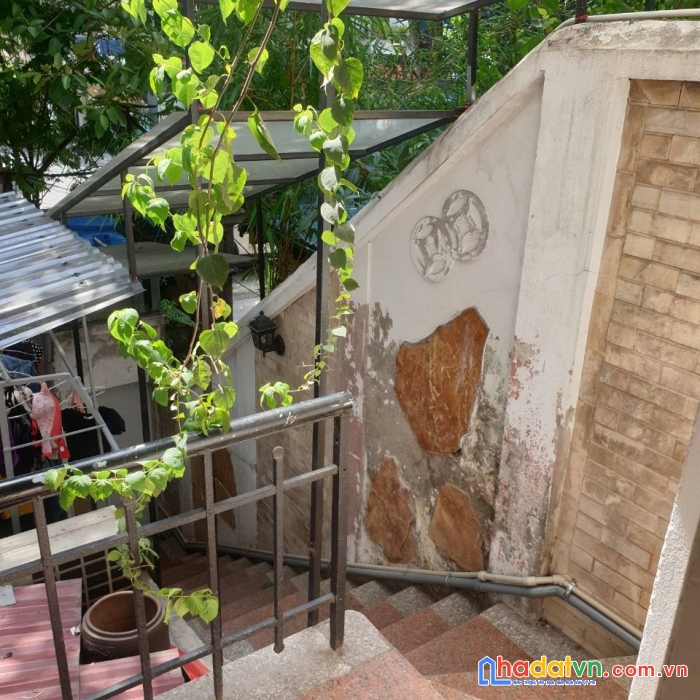 Cho thuê nhà tập thể phố phan bội châu, dt 25m2, nội thất đầy đủ.