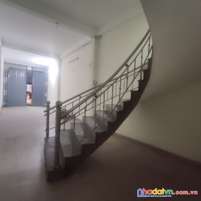 Nhà mặt tiền tôn đức thắng, 88m2, 2 tầng, gần bến xe