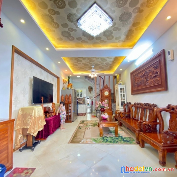 Cực hot, bán nhà đa sỹ, ngõ thoáng, căn góc, ở ngay, 30m2, 5 tầng, giá 3.05 tỷ