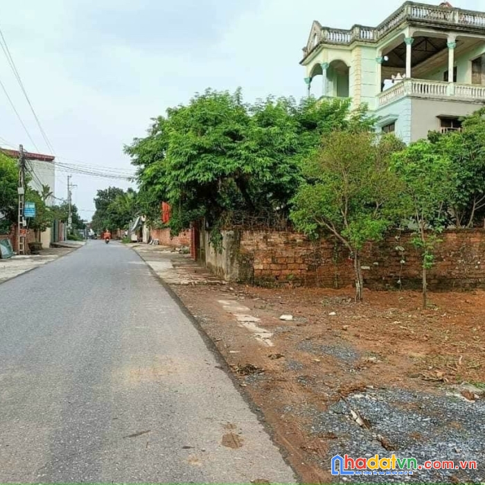 Gia đình cần bán 200m mặt trục chính kinh doanh tân xã, cách hồ 100m