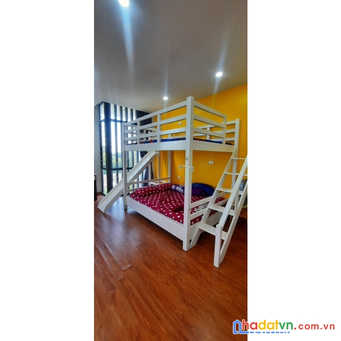 Bán nhà ngõ 154ngọc lâm lô góc kinh doanh ô tô thông mặt tiền 5.3m-70m2