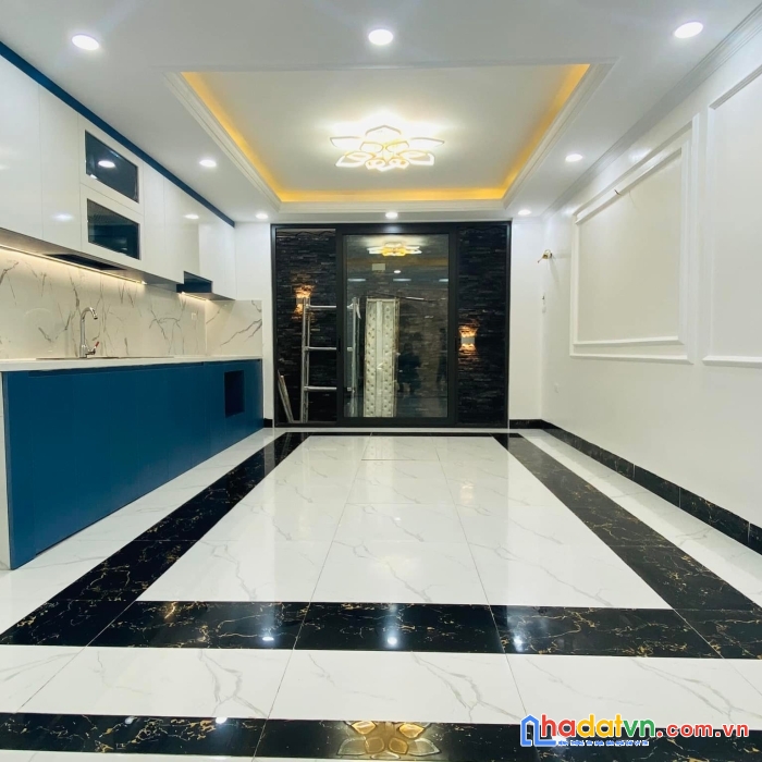 Bán nhà dương quảng hàm cầu giấy dòng tiền ổn định 43m  5t mt4m gía 4.55 tỷ
