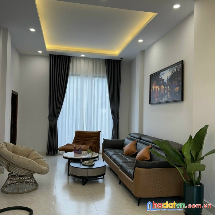 Cần bán căn nhà mới trên đường nguyễn trãi, phường 9, tp. đà lạt, giá 12 tỷ