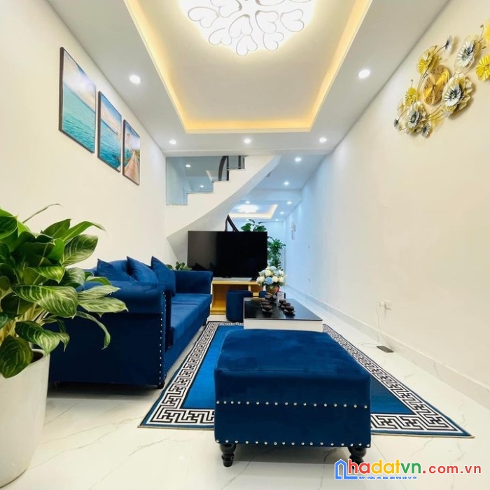 Hàng hiếm sách đỏ-cầu giấy-mặt ngõ thông 10m ra ô tô-36m2-5 tầng-3.7 tỷ