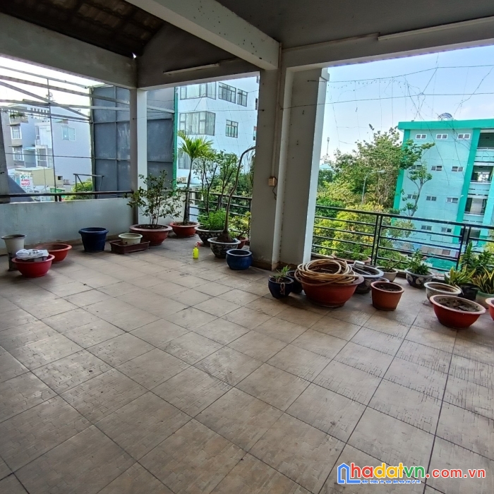 Bán nhà mặt tiền chợ tân hương - tân phú, dt 10 x 27, 3  tầng giá 45 tỷ.