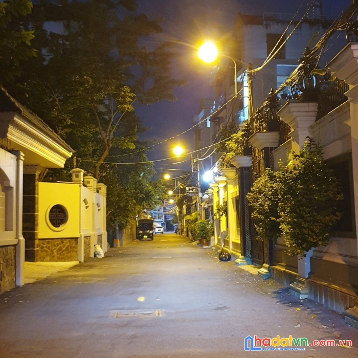 Bán miếng đất dinh thự mr đàm ngang 4 x 16 có 140 triệu m q 7