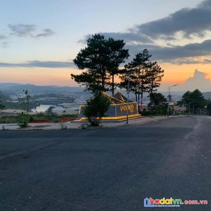 Bán 6̉ lô đất nền kqh vạn xuân lạc dương cách đà lạt 12km