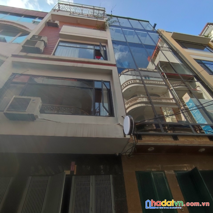 Chính chủ cho thuê văn phòng tại ngõ 121 thái hà mt 10m tòa văn phòng 6 tầng