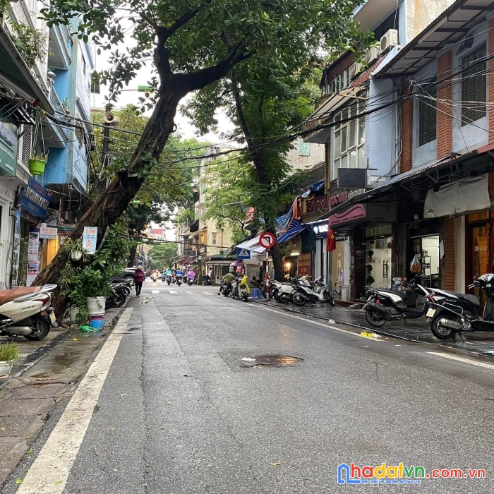 Hạ chào 500 triệu, nhà mặt phố hàng mắm, kinh doanh sầm uất