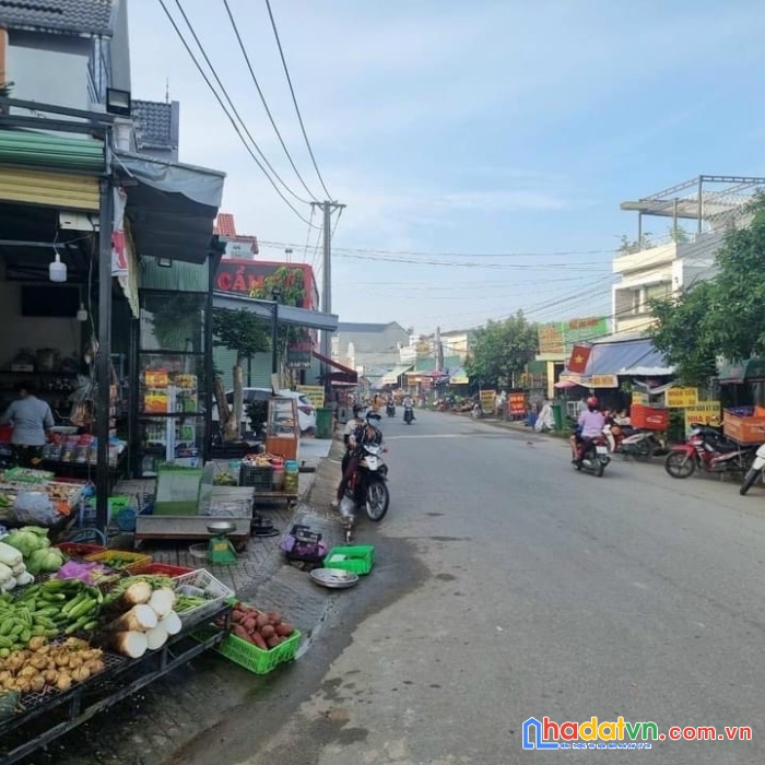 Bán nhà mặt tiền quận 12 - 84m2 . kinh doanh sầm uất.