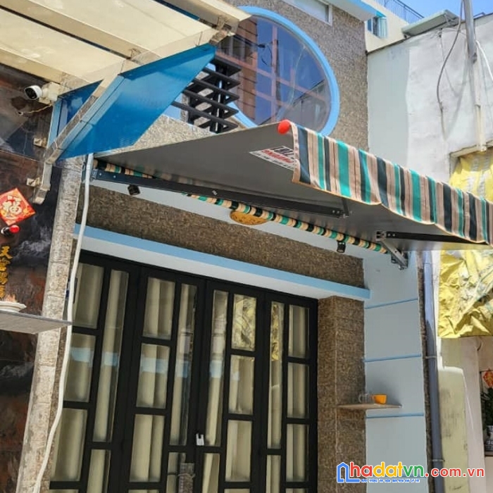 Nhà sát mặt tiền đường kênh tân hoá, tân phú, chỉ 2 tỷ chín.