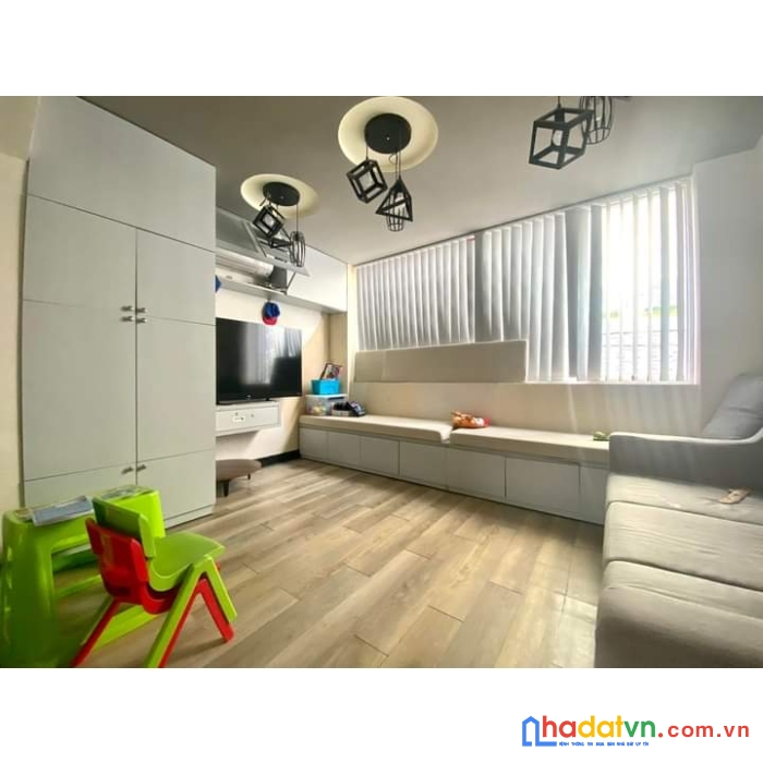 Ngộp tô hiến thành, q10, hxh lắc đầu 5 tấm đẹp sát mặt tiền