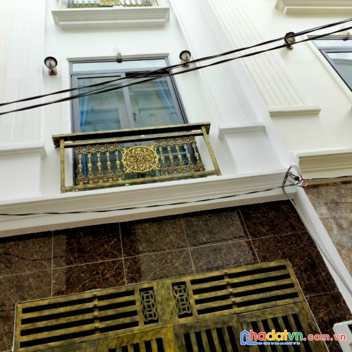 Nhà 1 trệt 2 lầu 4 phòng ngủ chỉ 2 tỷ479