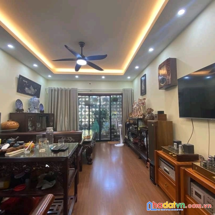 Bán nhà phố định công: 43m2, 5 tầng, 3 ngủ, mt 4.2m, gần phố. 3.6 tỷ