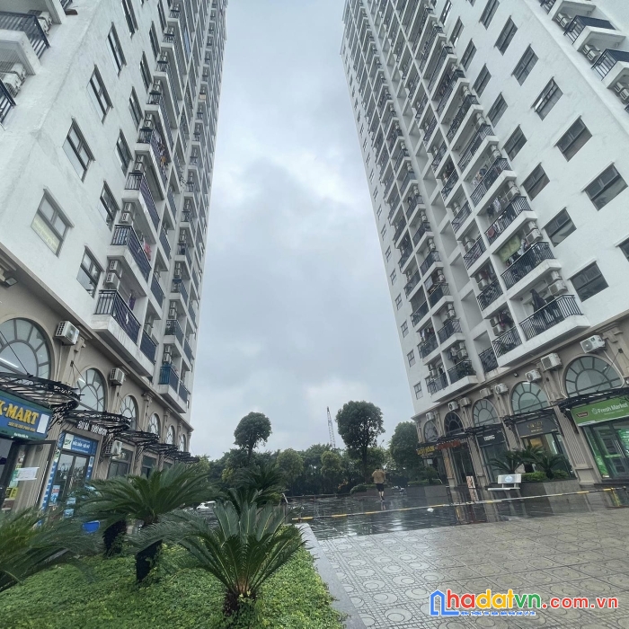 Bán căn hộ - ruby long biên- đẹp, đủ nội thất, 2 pn, có ban công, nhỉnh 1 tỷ xíu