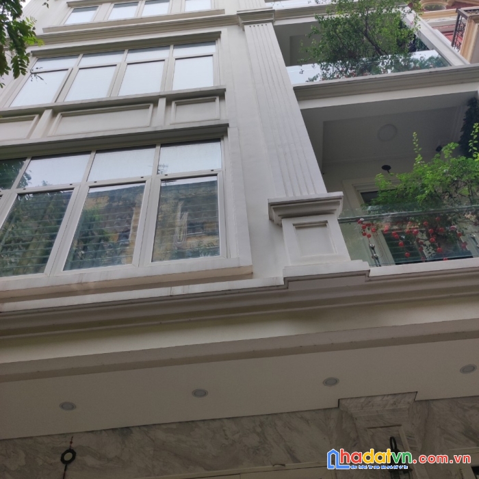 Bán nhà phùng chí kiên dt 60m2, phân lô, gara 7 chỗ, thang máy, kinh doanh, ở luôn