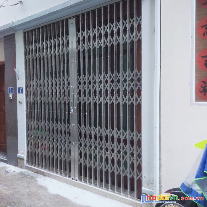 Nhà mặt ngõ, cách 1nhà ra phố
tô vĩnh diện 32m giá 5.9 tỷ