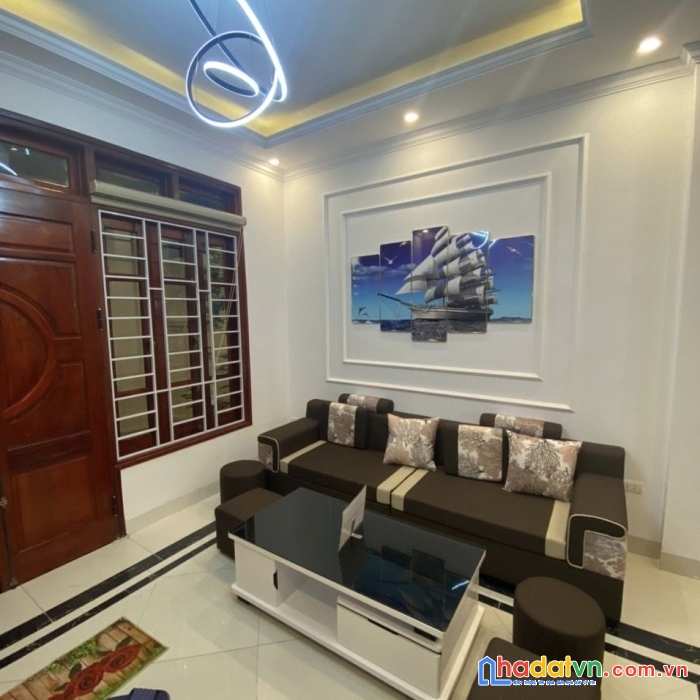 Nhà đẹp giá rẻ ngọc thụy lô góc, kinh doanh, ô tô đổ cửa 38m2*5t*4tỷ