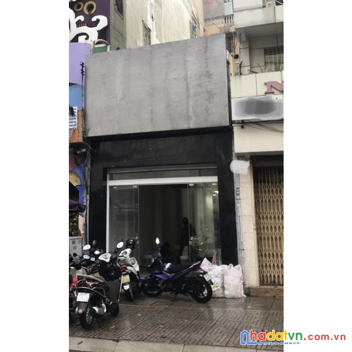 Cho thuê gấp nhà mặt tiền đường nguyễn thị minh khai, p.5, q3.4.15 x 23. 85tr