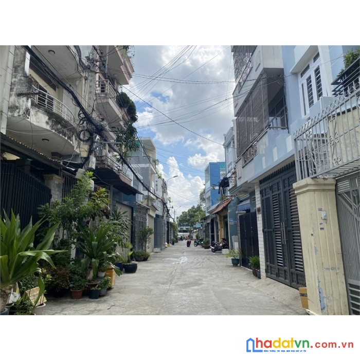 Bán nhà vị trí ngay chợ phạm đăng giảng, bình tân, 131 m2, 6 tỷ 2