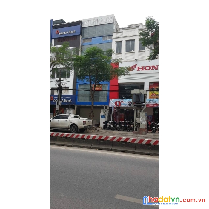 Cho thuê nhà mp lạc long quân, dt 150m x 8 tang, mt 8m, mới xây, có thang máy, có hầm