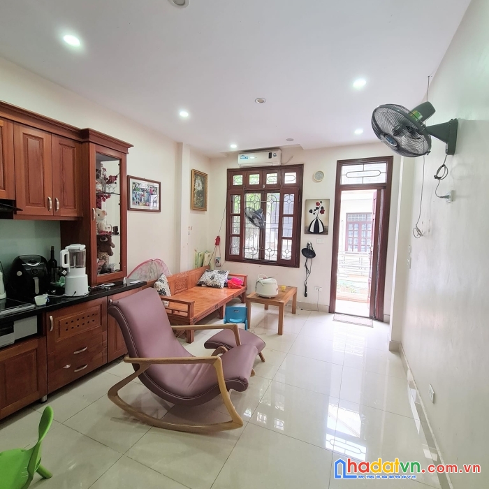 Bán nhà riêng hai bà trưng giá rẻ 5 tầng- ô tô đỗ cửa ngày đêm 7.3 tỷ