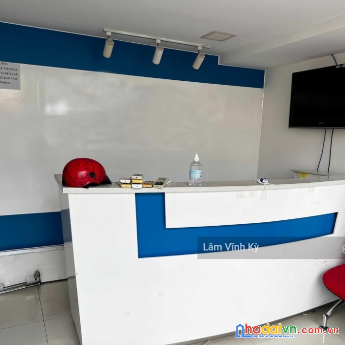 Cho thuê nhà đường d2 nguyễn gia trí q.bình thạnh dt 7.5x9m