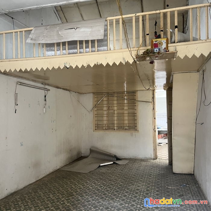 Giá lại siêu hời dt lại khủng. 
bán gấp chung cư đường bạch vân, phường 5, quận 5