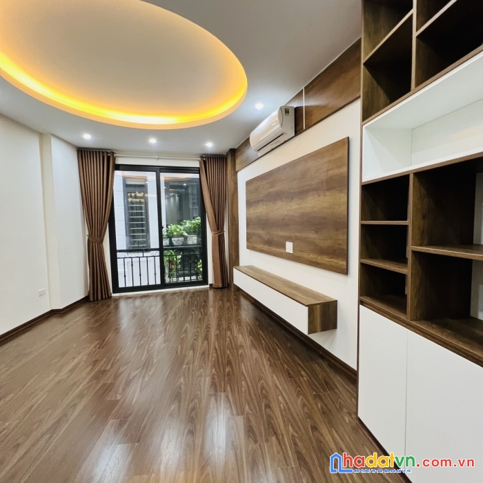 Bán nhà cầu giấy phố nguyễn đình hoàn 40 m2 x 5 t 6.3 tỷ ô tô kd
