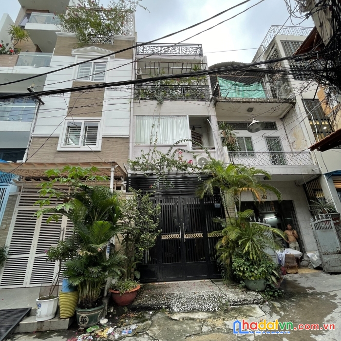 Bán nhà hxh điệnbiênphủ,p1,quận3- 3tầng 4pn, dt: 3.9mx16m ôtô quay đầu