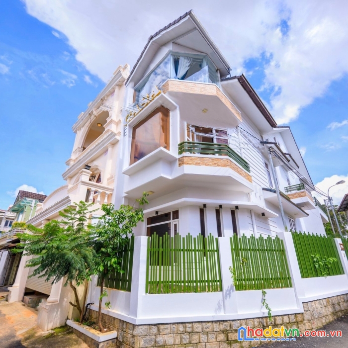 Chính chủ cần bán  nhà villa trung tâm đà lạt đang vận hành du lịch tốt. hiện đang cho thuê nguyên