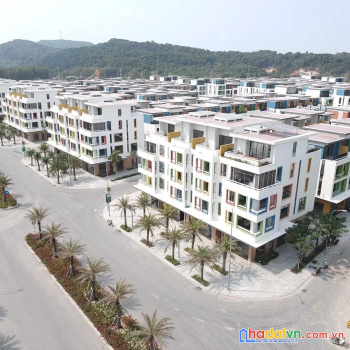 Nhà phố đất sở hữu lâu dài sát biển 250m  tại trung tâm phú quốc. chỉ từ 2,3 tỷ sở hữu ngay