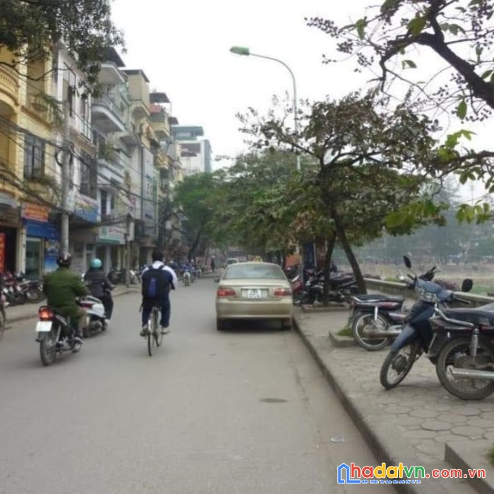 Đất đẹp xây văn phòng - 30m ra mặt phố - đường ô tô tránh, dừng , đỗ - 2 thoáng - dt 155m2 mt 7.6m