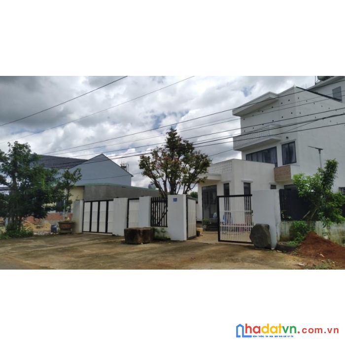 Cần bán gấp lô đất ngay trung tâm thành phố sổ sẵn full thổ